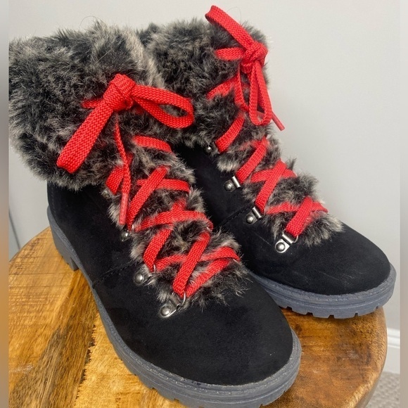 Faux Fur and suede Lug Sole Ankle Chelsea Work boot Size 9 - Picture 1 of 9